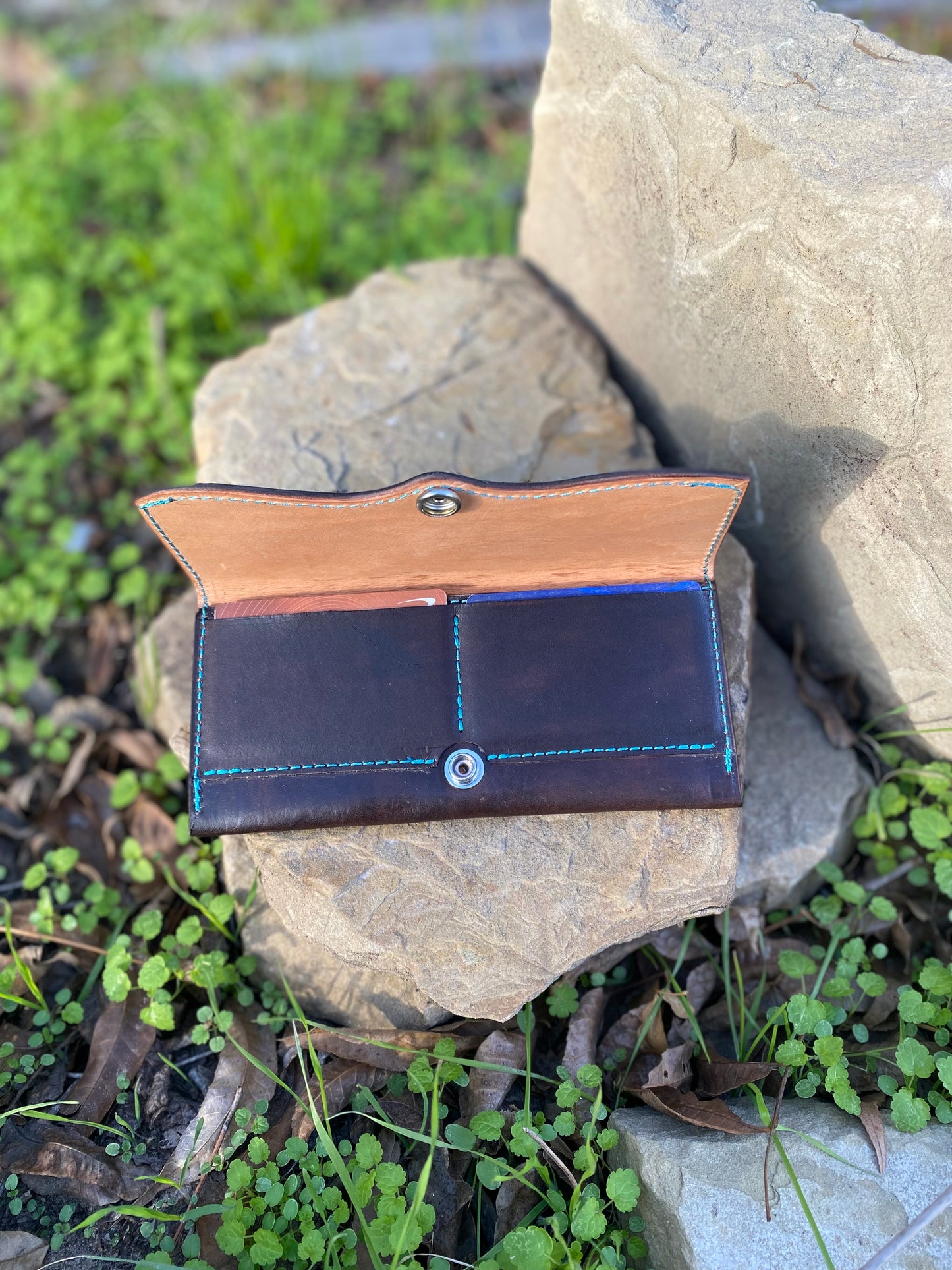 Two tone ladies clutch wallet